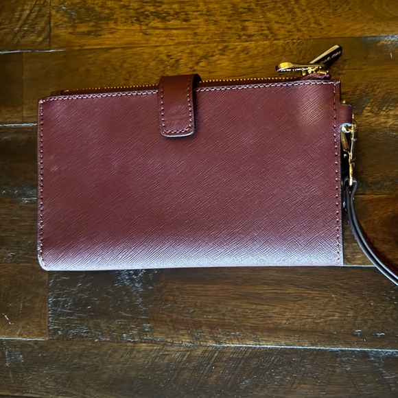 Michael Kors Wallet - Picture 2 of 3